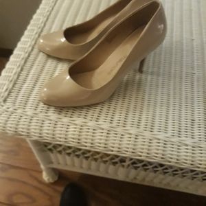 Heels.  Excellent condition